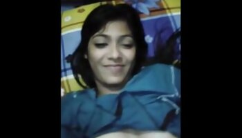 Sexy brunette sex hientai không che Ann Marie Rios có một nghịch ngợm chân tôn sùng