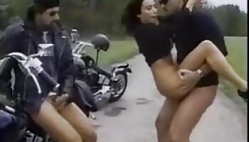 Nga gà Gabrielle được tất sex hentaiz cả các lỗ lấp đầy bởi con gà trống